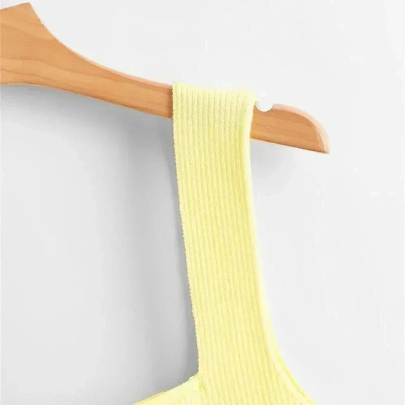 Yellow Casual Women's Solid Ribbed Knit Top - Picture 3 of 4